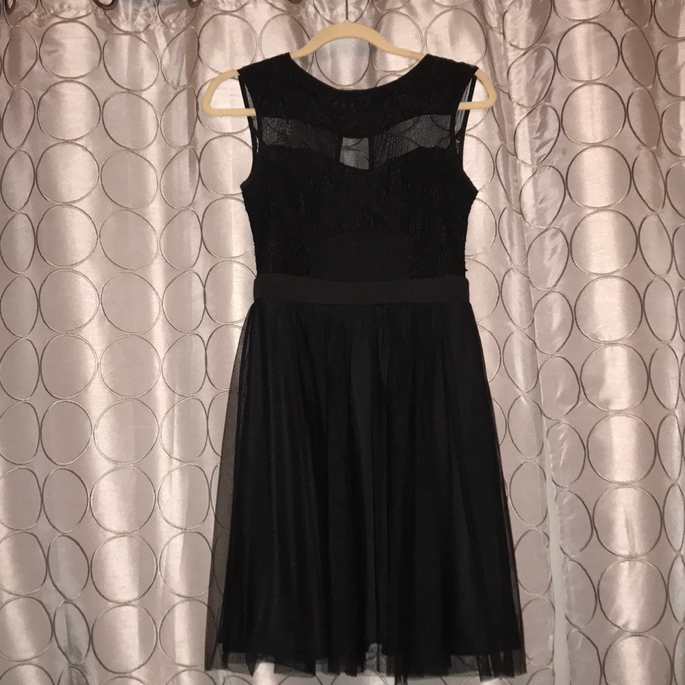 LIKE NEW mystic black tulle lace dress